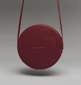 By B+K Round bag - Burgundy red - Personal treasures 19 (DIA) x 4,5 cm