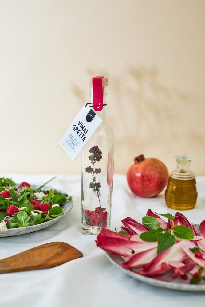 Pineut Vinaigrette Bottle Raspberry Pomegranate Mint