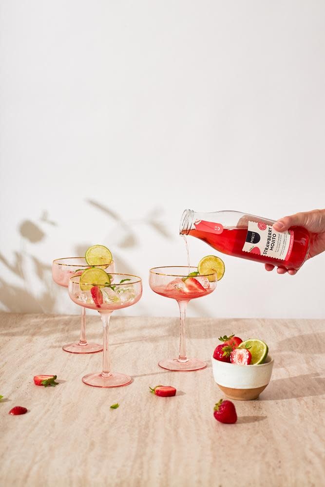 Pineut Cocktail Strawberry Mojito