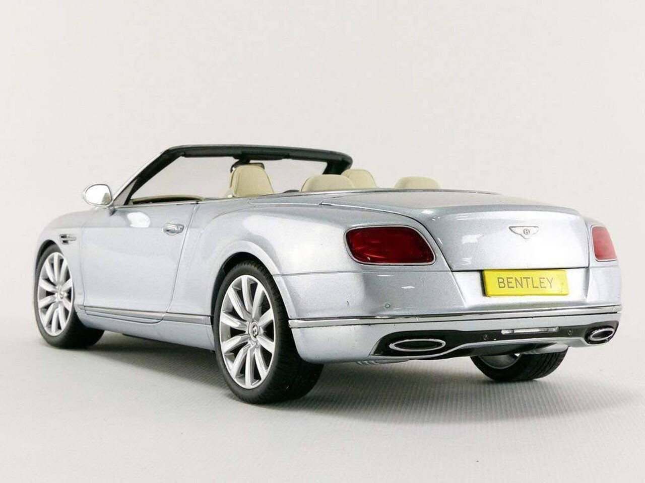 Bentley Bentley Continental GT Convertible RHD 2016 - 1:18 - Paragon Models