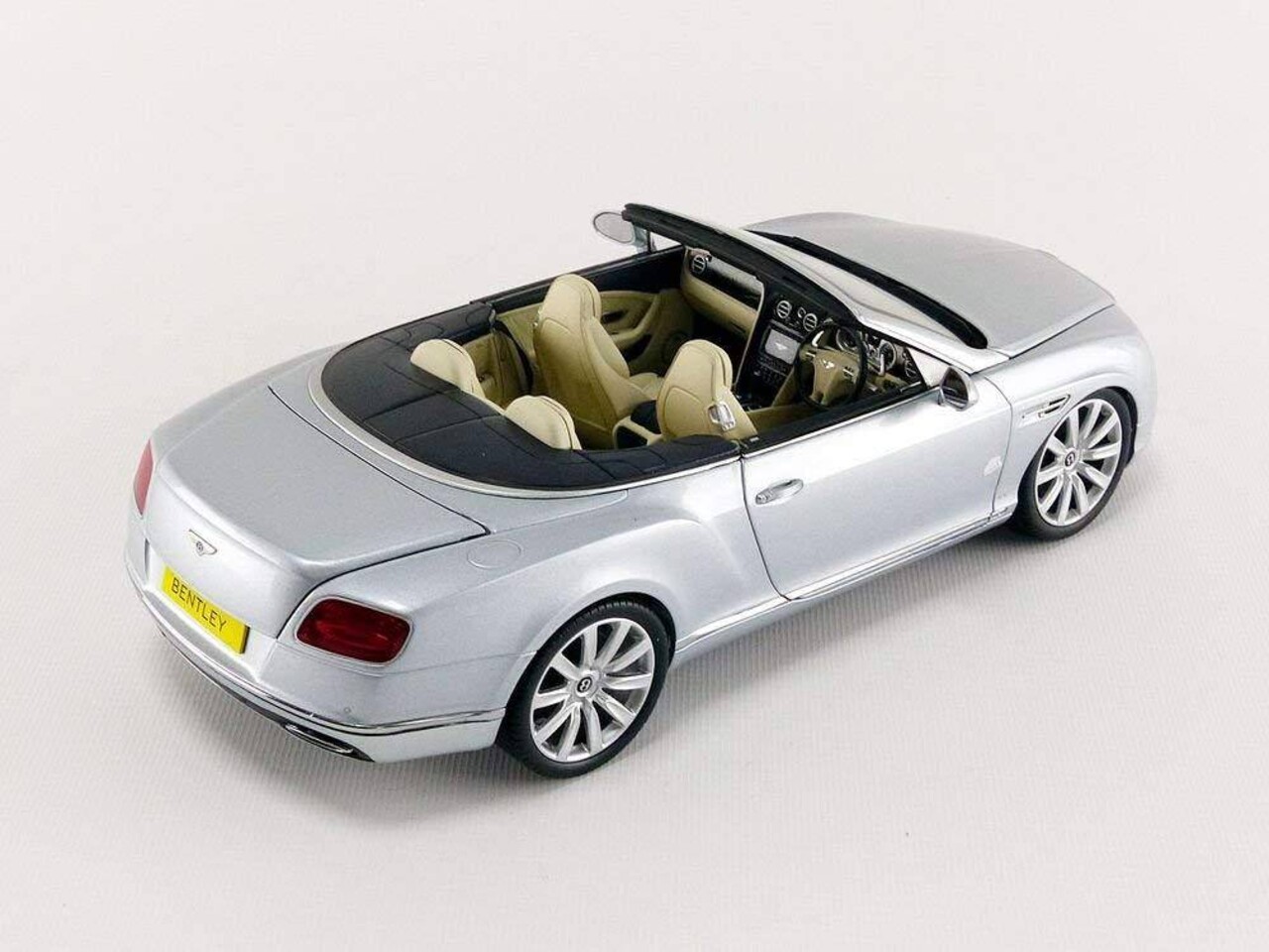 Bentley Bentley Continental GT Convertible RHD 2016 - 1:18 - Paragon Models