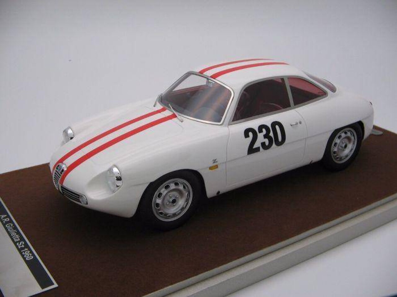 Alfa Romeo Alfa Romeo Giulietta Sz Friburgo Shauinsland Car #230 1960 - 1962 - 1:18 - Tecnomodel Mythos Alfa Romeo Alfa Romeo Giulietta Sz Friburgo Shauinsland Car #230 1960 - 1962 - 1:18 - Tecnomodel Mythos