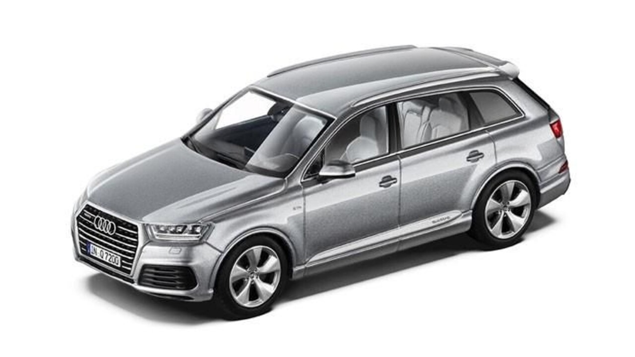Audi Audi Q7 - 1:43 - Spark