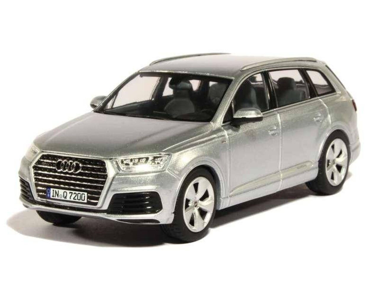 Audi Audi Q7 - 1:43 - Spark