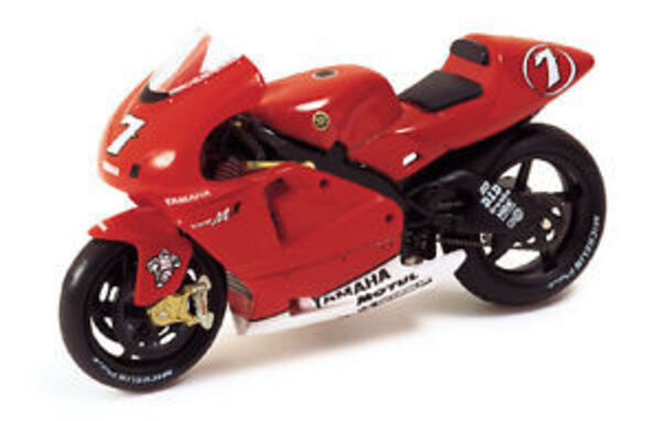 Yamaha Yamaha YZR M1 #7 C. Checa 2002 - 1:24 - IXO Models