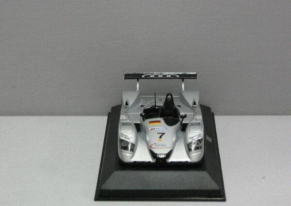 Audi Audi R8 -1:43 - Minichamps
