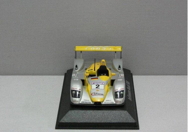 Audi Audi Infineon R8 #2 -1:43 - Minichamps