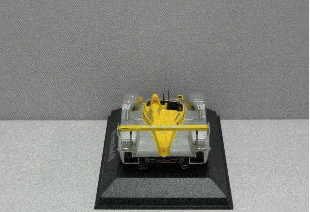 Audi Audi Infineon R8 #2 -1:43 - Minichamps