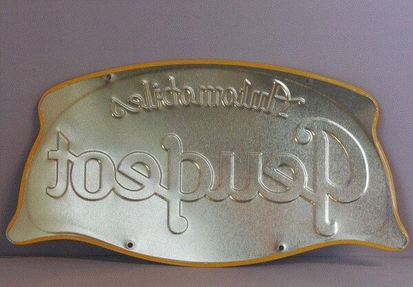 Blikken bord Blikken Bord Automobiles Peugeot (32 cm x 17 cm)