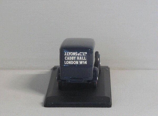Ford Ford V8 Camionnette 'Lyons' 1934 - 1:43 - Eligor Ford Ford V8 Camionnette 'Lyons' 1934 - 1:43 - Eligor