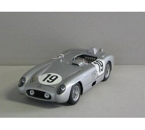 Mercedes-Benz Mercedes-Benz 300 SLR #19 'J.M. Fangio' LM 1955 - 1:24 - Minichamps Mercedes-Benz Mercedes-Benz 300 SLR #19 'J.M. Fangio' LM 1955 - 1:24 - Minichamps