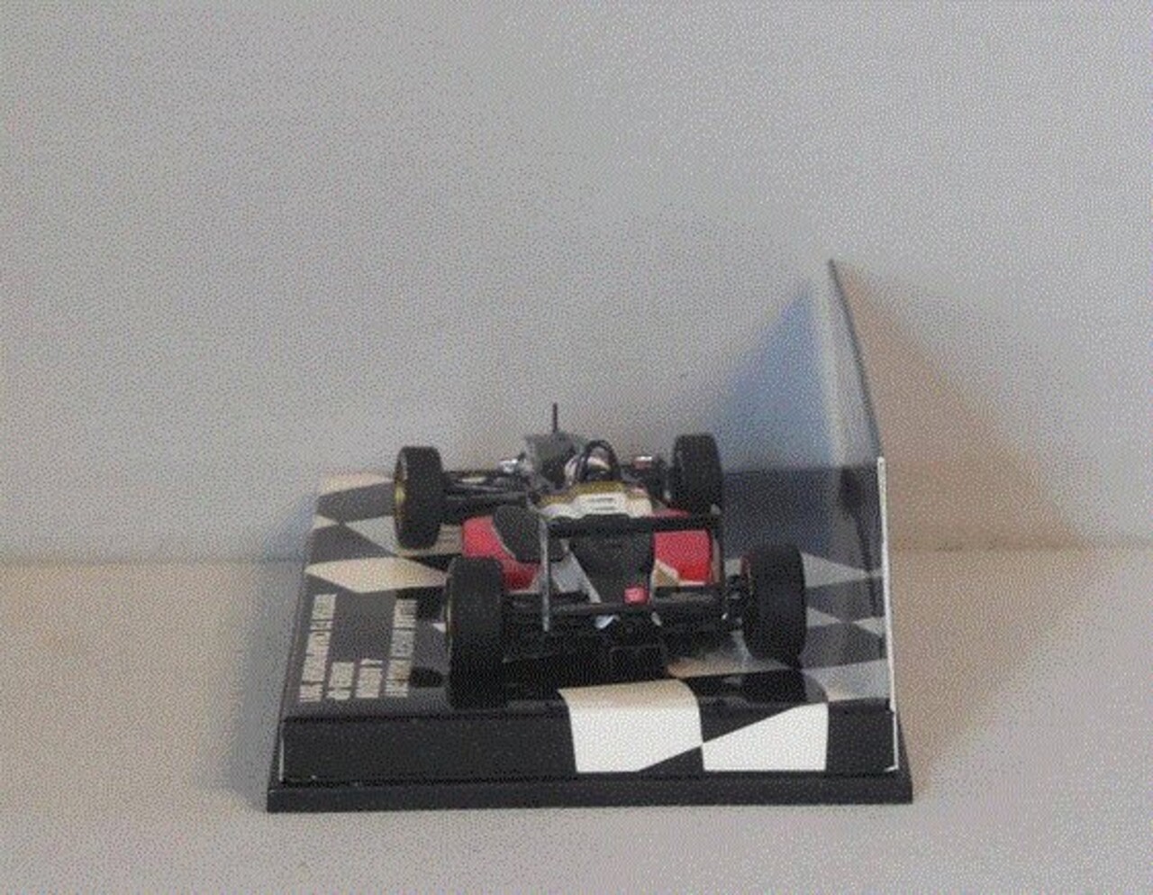 Dallara Dallara Mugen Honda F301 A. Davidson Runner-UP British F3 Championship #5 - 1:43 - Minichamps Dallara Dallara Mugen Honda F301 A. Davidson Runner-UP British F3 Championship #5 - 1:43 - Minichamps