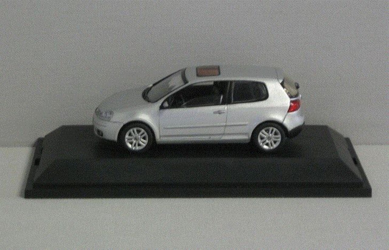 Volkswagen Volkswagen Golf - 1:43 - Schuco