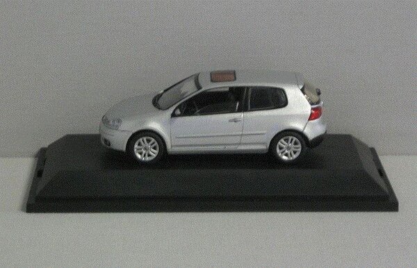 Volkswagen Volkswagen Golf - 1:43 - Schuco