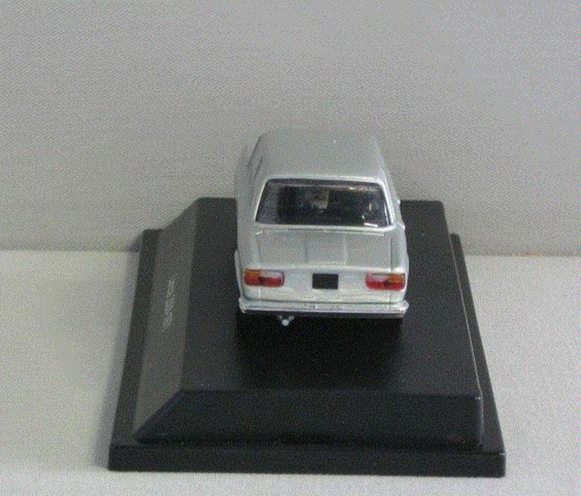 Lancia Lancia 2000 1971 - 1:43 - Starline Models Lancia Lancia 2000 1971 - 1:43 - Starline Models