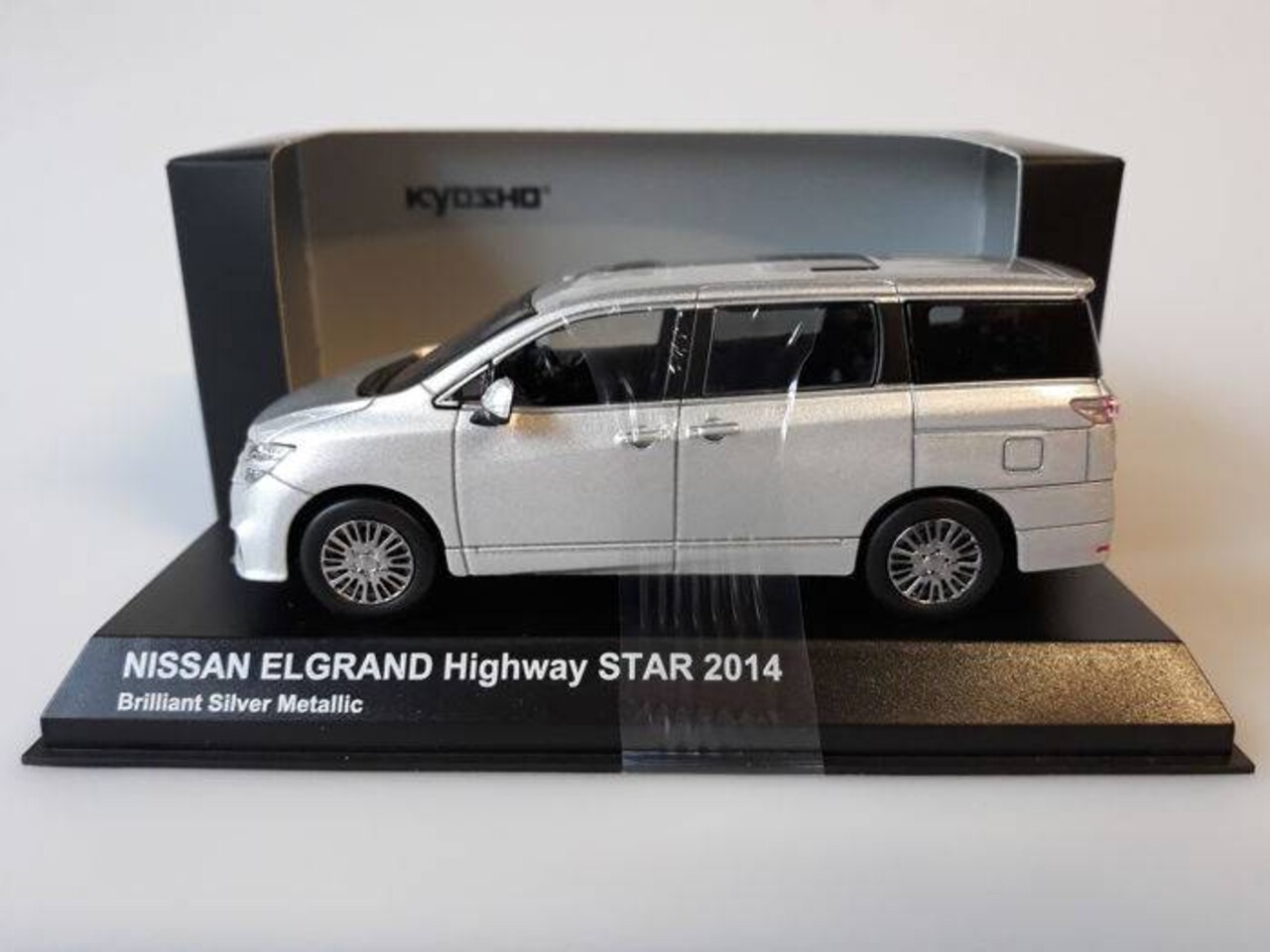 Nissan Nissan Elgrand Highway STAR 2014 - 1:43 - Kyosho Nissan Nissan Elgrand Highway STAR 2014 - 1:43 - Kyosho