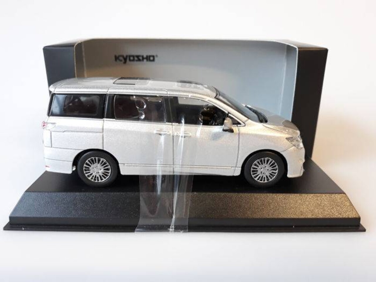 Nissan Nissan Elgrand Highway STAR 2014 - 1:43 - Kyosho Nissan Nissan Elgrand Highway STAR 2014 - 1:43 - Kyosho