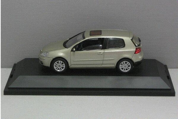 Volkswagen Volkswagen Golf - 1:43 - Schuco