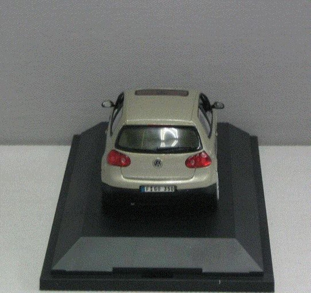 Volkswagen Volkswagen Golf - 1:43 - Schuco