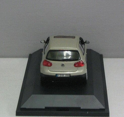 Volkswagen Volkswagen Golf - 1:43 - Schuco