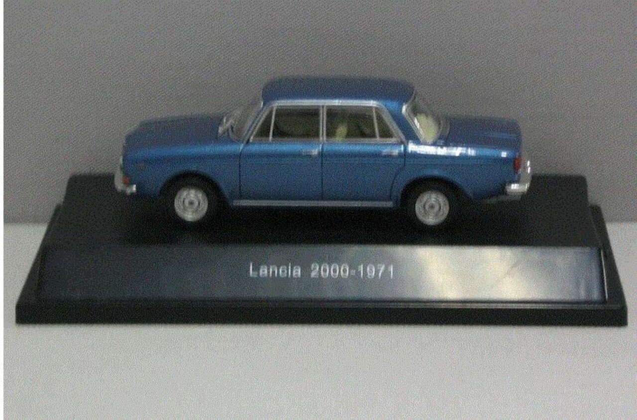 Lancia Lancia 2000 Berlina 1971 - 1:43 - Starline Models Lancia Lancia 2000 Berlina 1971 - 1:43 - Starline Models