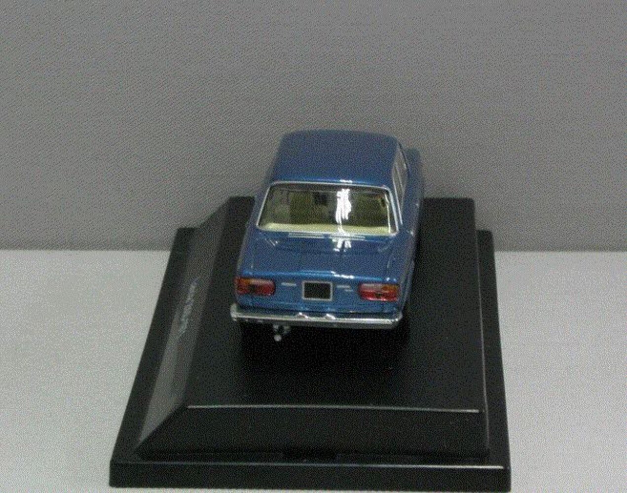 Lancia Lancia 2000 Berlina 1971 - 1:43 - Starline Models Lancia Lancia 2000 Berlina 1971 - 1:43 - Starline Models