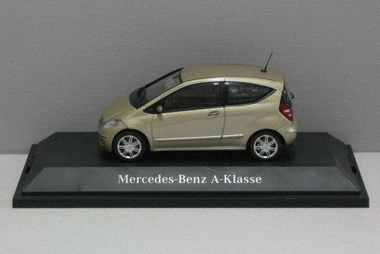 Mercedes-Benz Mercedes-Benz A-Klasse 2004 (3-drs) - 1:43 - Schuco