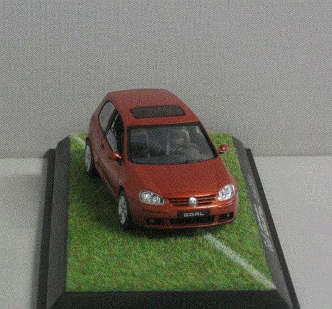 Volkswagen Volkswagen Golf 'Goal' - 1:43 - Schuco Volkswagen Volkswagen Golf 'Goal' - 1:43 - Schuco