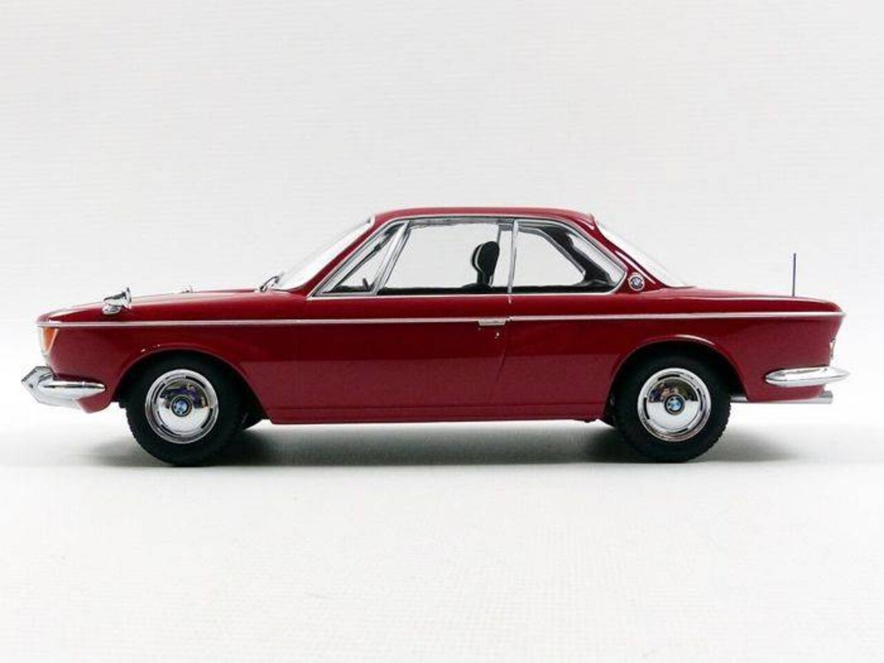 BMW BMW 2000 CS 1965 - 1:18 - KK Scale BMW BMW 2000 CS 1965 - 1:18 - KK Scale
