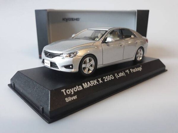 Toyota Toyota Mark X 250G (Late) 'F Package' - 1:43 - Kyosho Toyota Toyota Mark X 250G (Late) 'F Package' - 1:43 - Kyosho