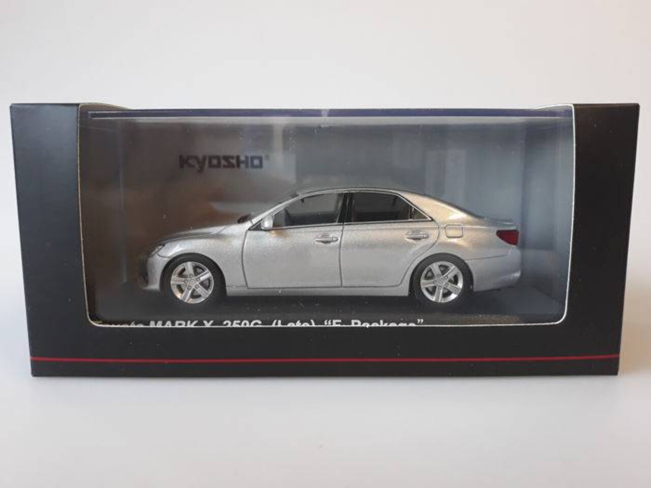 Toyota Toyota Mark X 250G (Late) 'F Package' - 1:43 - Kyosho Toyota Toyota Mark X 250G (Late) 'F Package' - 1:43 - Kyosho
