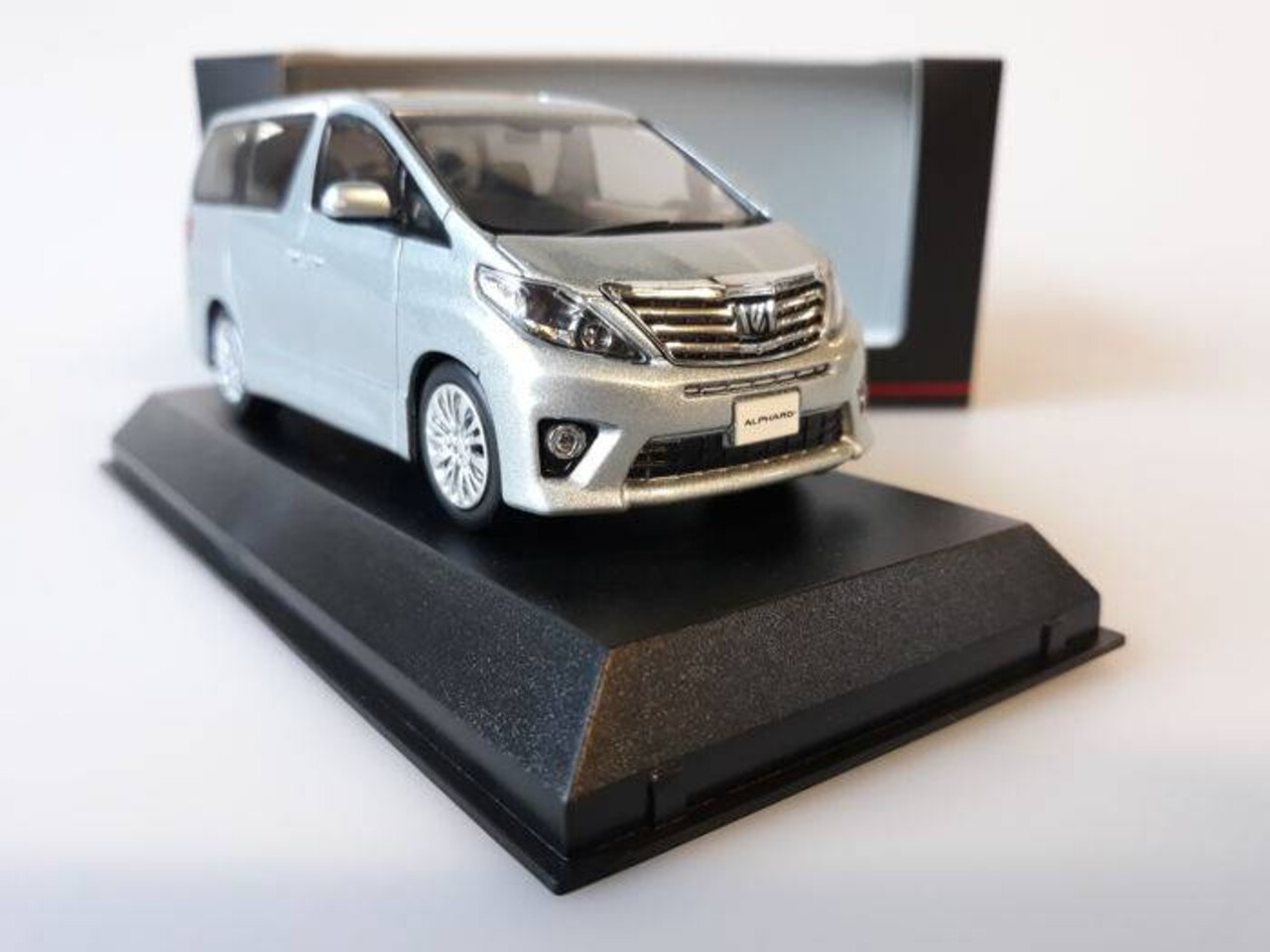 Toyota Toyota Alphard 350S 'C Package' - 1:43 - Kyosho