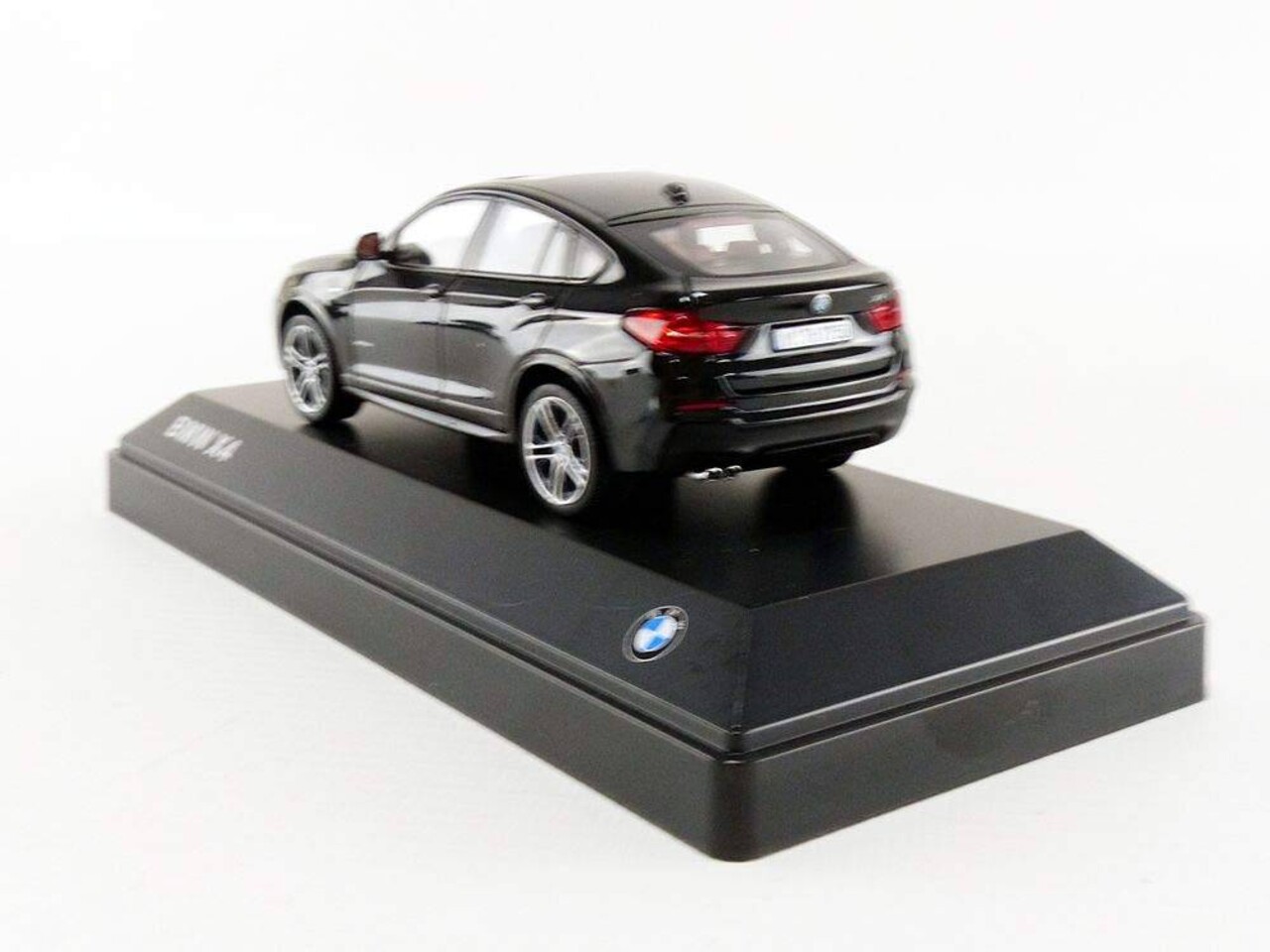 BMW BMW X4 - 1:43 - Herpa BMW BMW X4 - 1:43 - Herpa