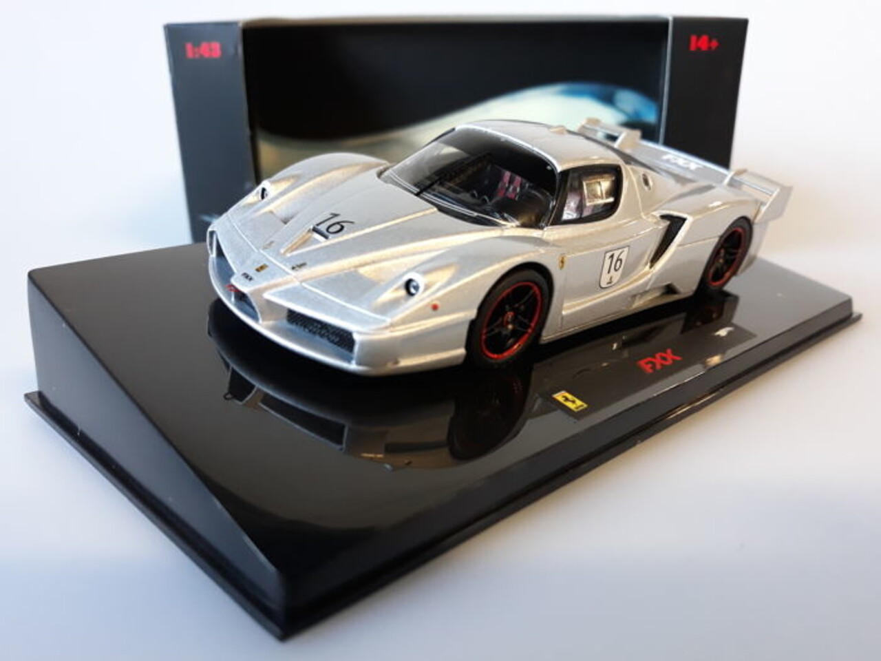 Ferrari Ferrari FXX #16 - 1:43 - Hot Wheels Elite