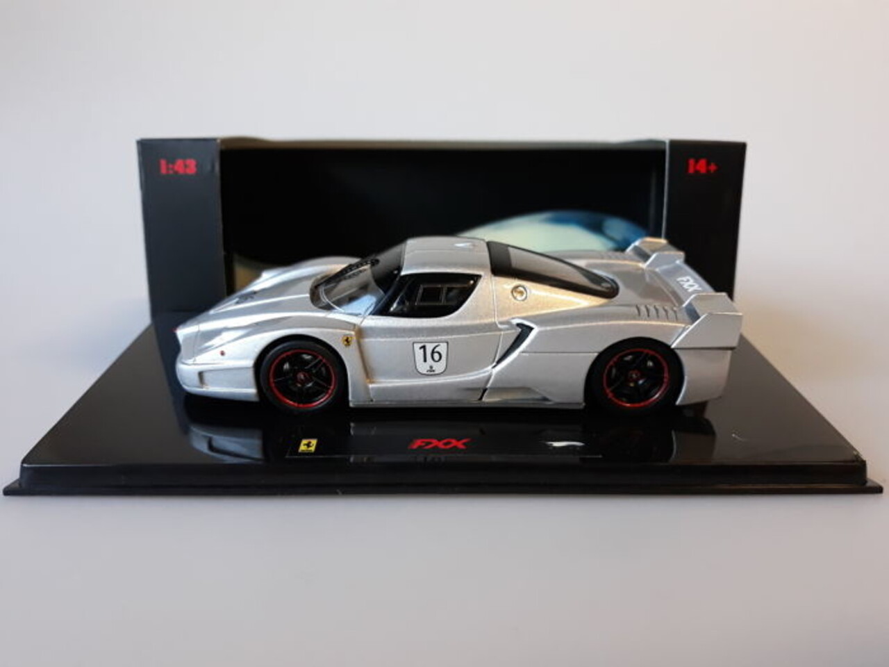 Ferrari Ferrari FXX #16 - 1:43 - Hot Wheels Elite