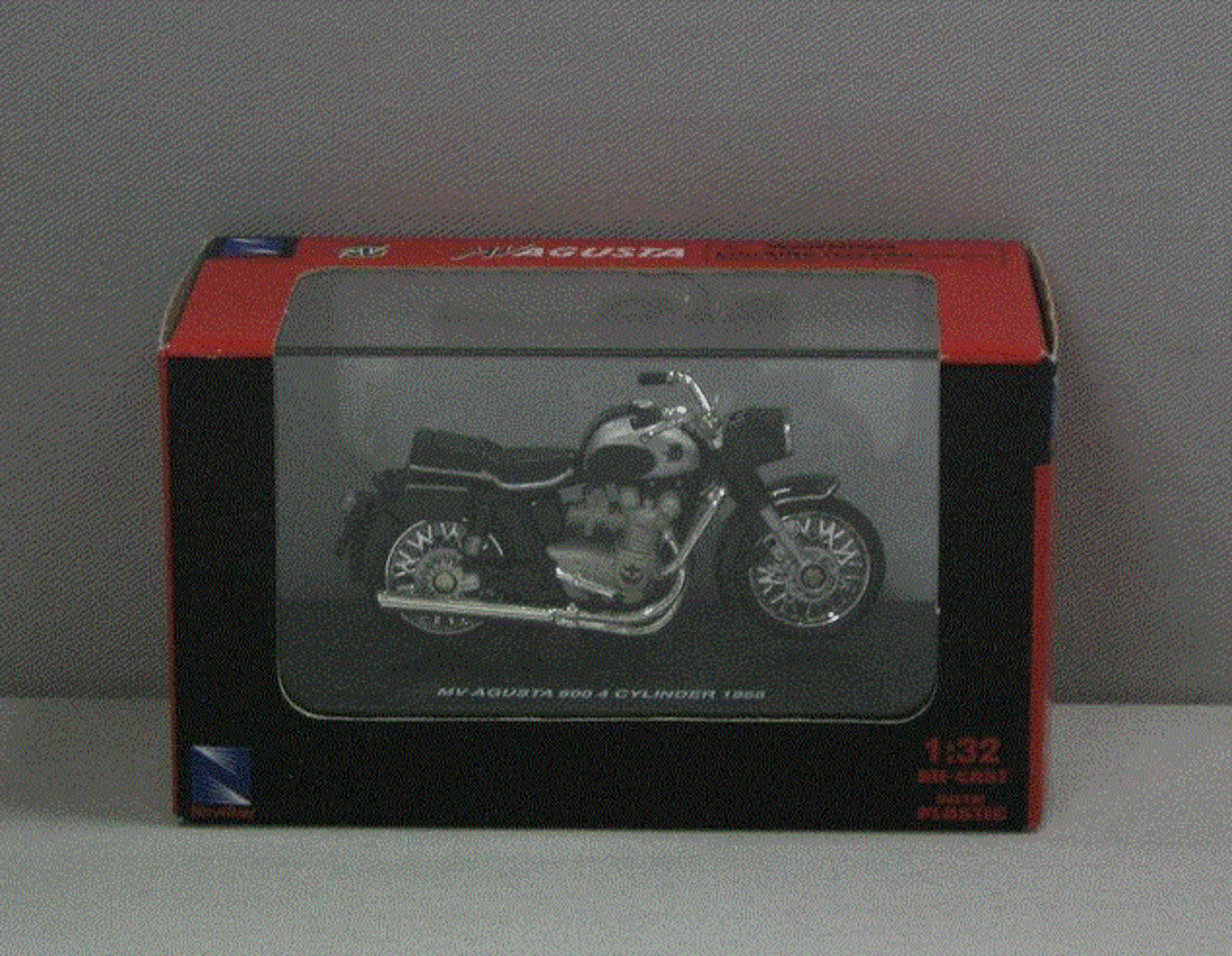 MV Agusta MV Agusta 600 4 Cylinder 1968 - 1:32 - NewRay MV Agusta MV Agusta 600 4 Cylinder 1968 - 1:32 - NewRay
