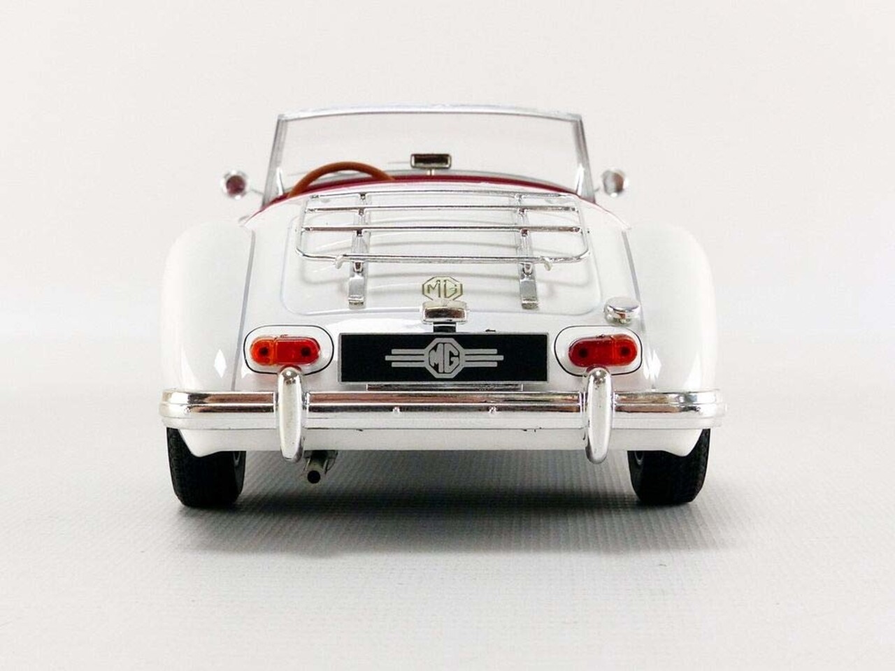 MG MGA MKII A1600 Open 1961 - 1:18 - Triple 9 Collection