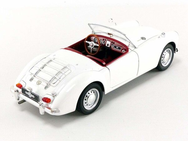 MG MGA MKII A1600 Open 1961 - 1:18 - Triple 9 Collection