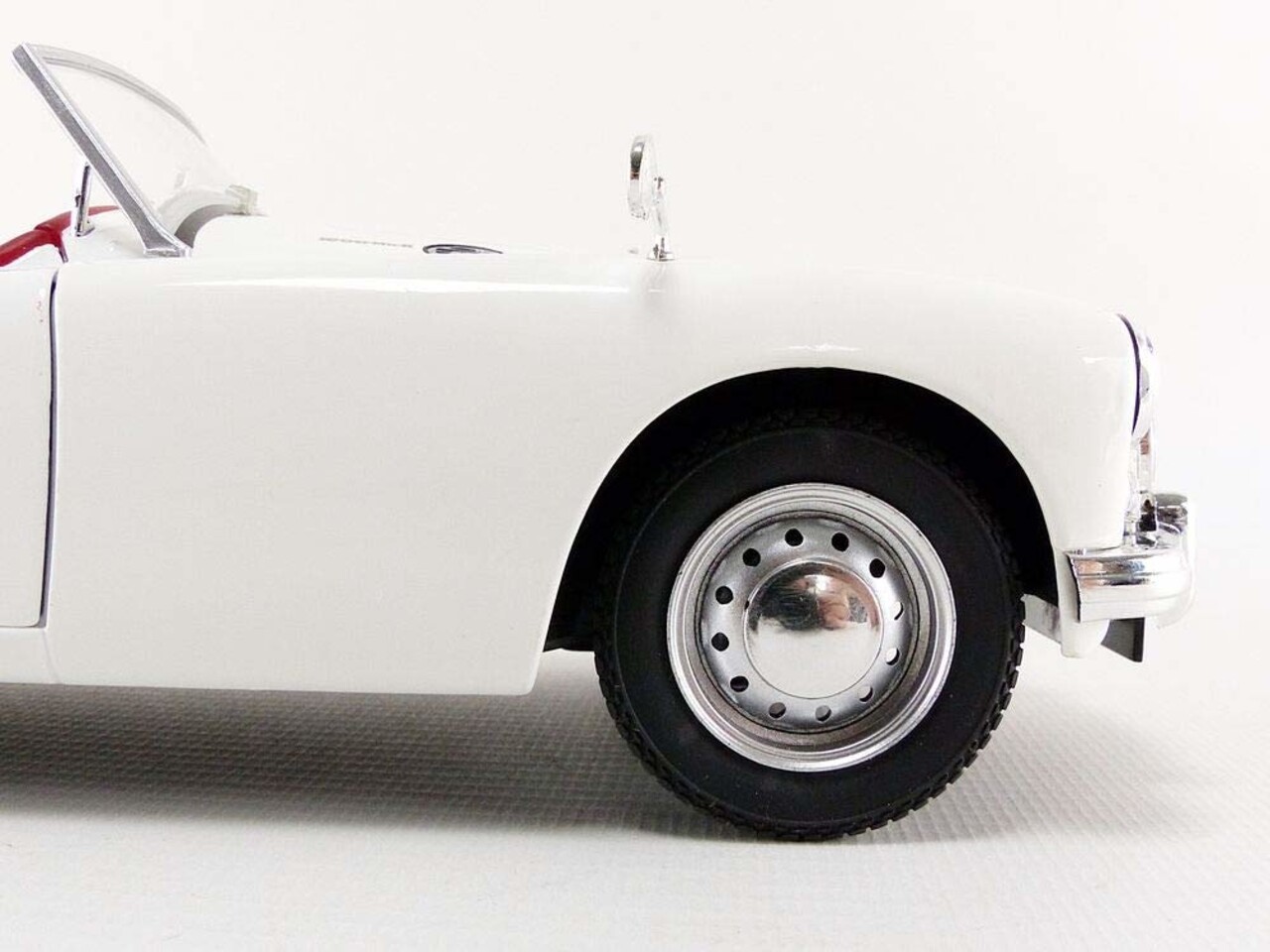 MG MGA MKII A1600 Open 1961 - 1:18 - Triple 9 Collection
