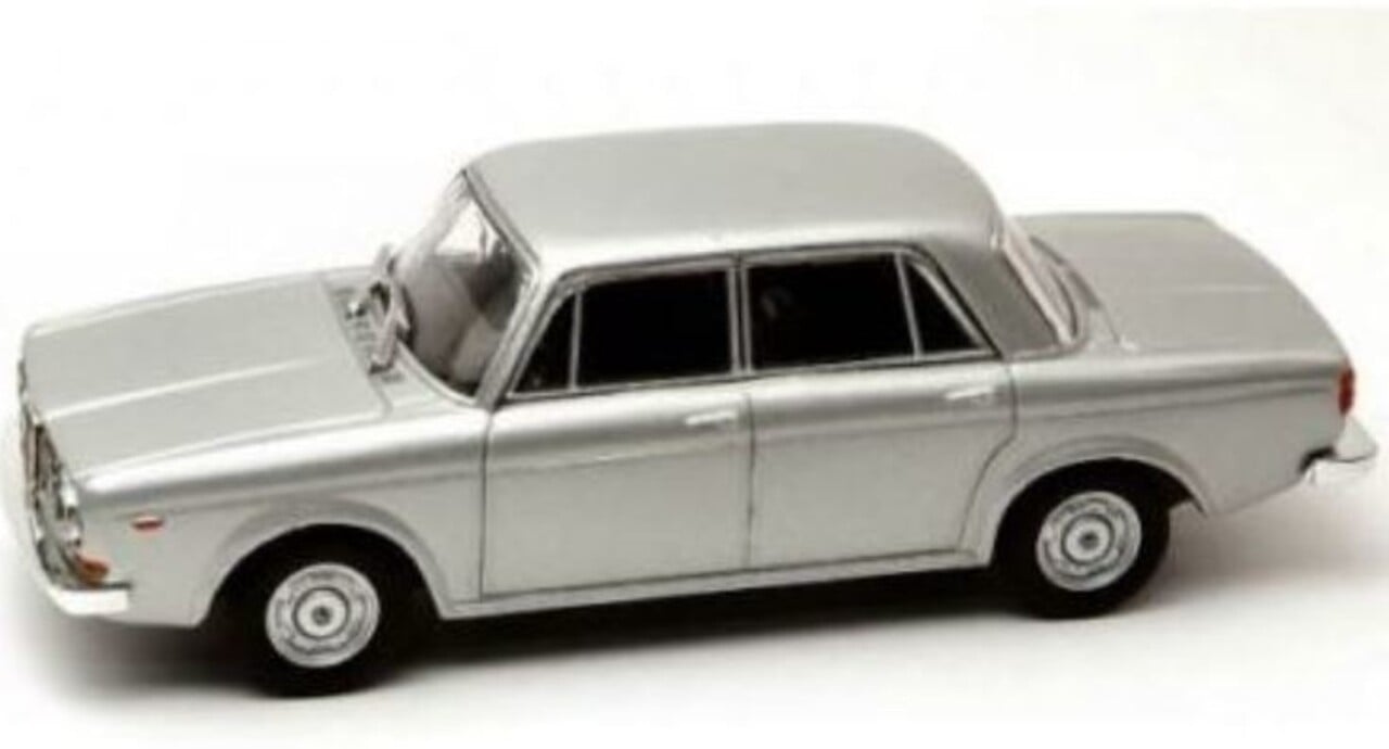 Lancia Lancia 2000 1971 - 1:43 - Starline Models Lancia Lancia 2000 1971 - 1:43 - Starline Models