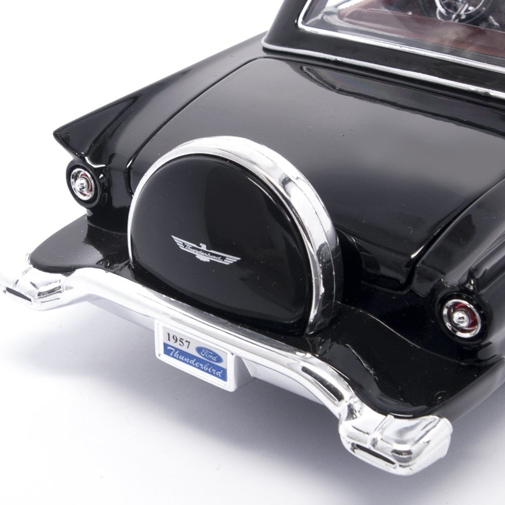 Ford Ford Thunderbird 1957 - 1:18 - Road Signature Ford Ford Thunderbird 1957 - 1:18 - Road Signature