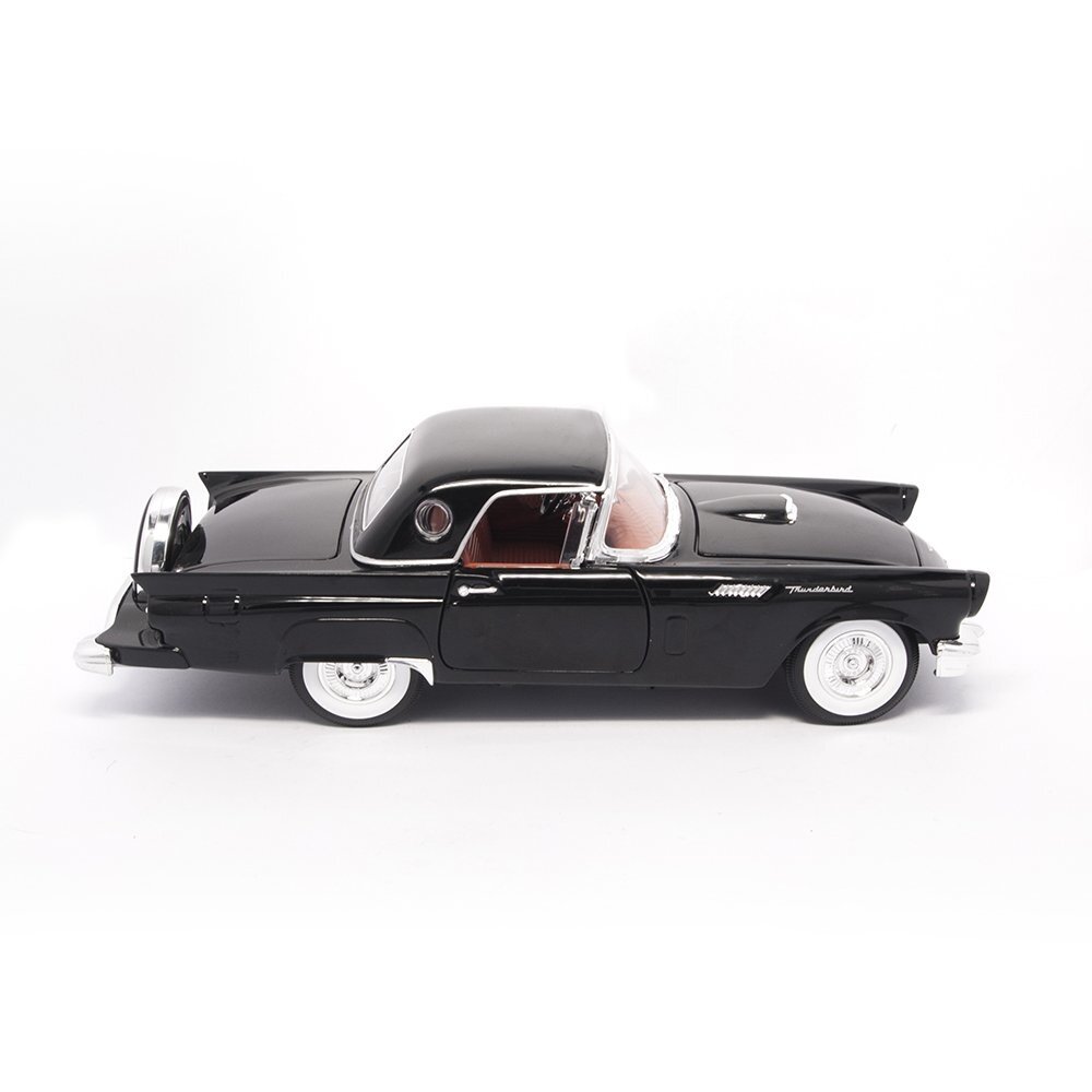 Ford Ford Thunderbird 1957 - 1:18 - Road Signature Ford Ford Thunderbird 1957 - 1:18 - Road Signature
