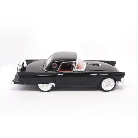 Ford Ford Thunderbird 1957 - 1:18 - Road Signature Ford Ford Thunderbird 1957 - 1:18 - Road Signature