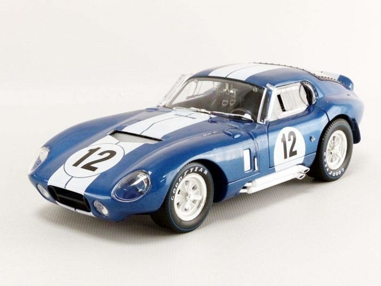 Shelby Shelby Cobra Daytona Coupe #12 24h Le Mans 1965 - 1:18 - CMR Classic Model Replicars Shelby Shelby Cobra Daytona Coupe #12 24h Le Mans 1965 - 1:18 - CMR Classic Model Replicars