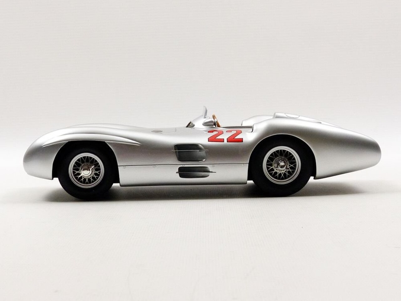 Mercedes-Benz Mercedes-Benz W196 #22 France GP 1954 - 1:18 - CMR Classic Model Replicars