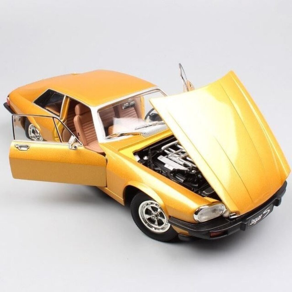 Jaguar Jaguar XJS 1975 - 1:18 - Road Signature Jaguar Jaguar XJS 1975 - 1:18 - Road Signature