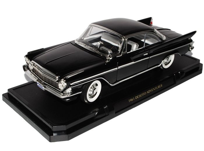 Desoto Adventurer 1961 - 1:18 - Road Signature - HMKT