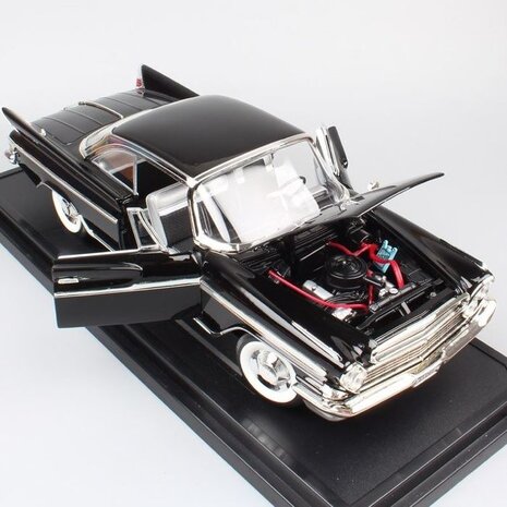 DeSoto Desoto Adventurer 1961 - 1:18 - Road Signature