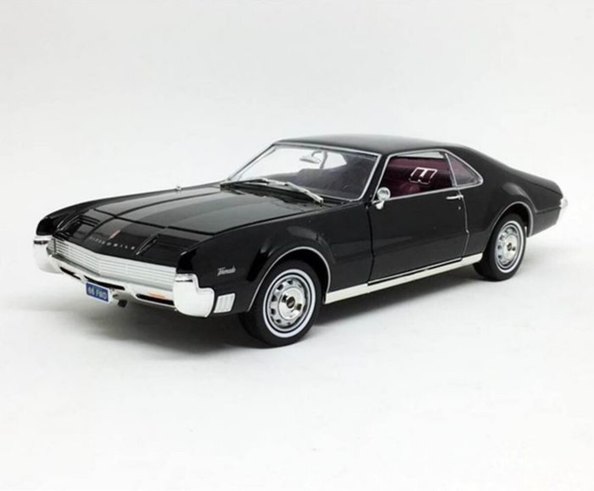 Oldsmobile Oldsmobile Toronado 1966 - 1:18 - Road Signature