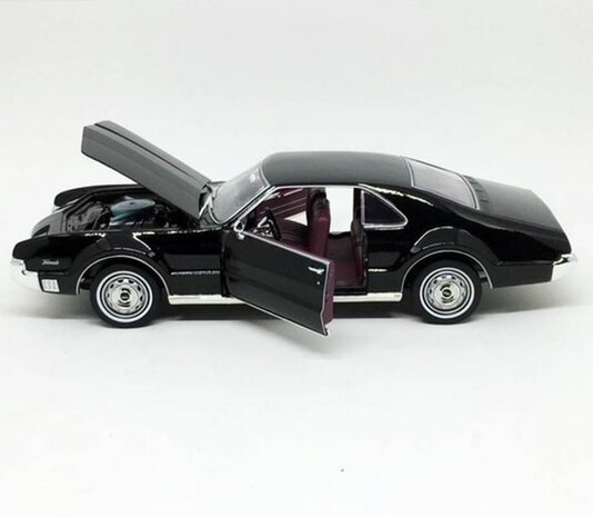 Oldsmobile Oldsmobile Toronado 1966 - 1:18 - Road Signature